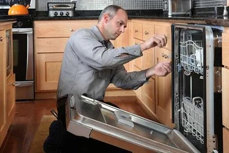 تشخيص فنيين اصلاح يونيون اير بالعاصمة الإدارية دقيق للغاية